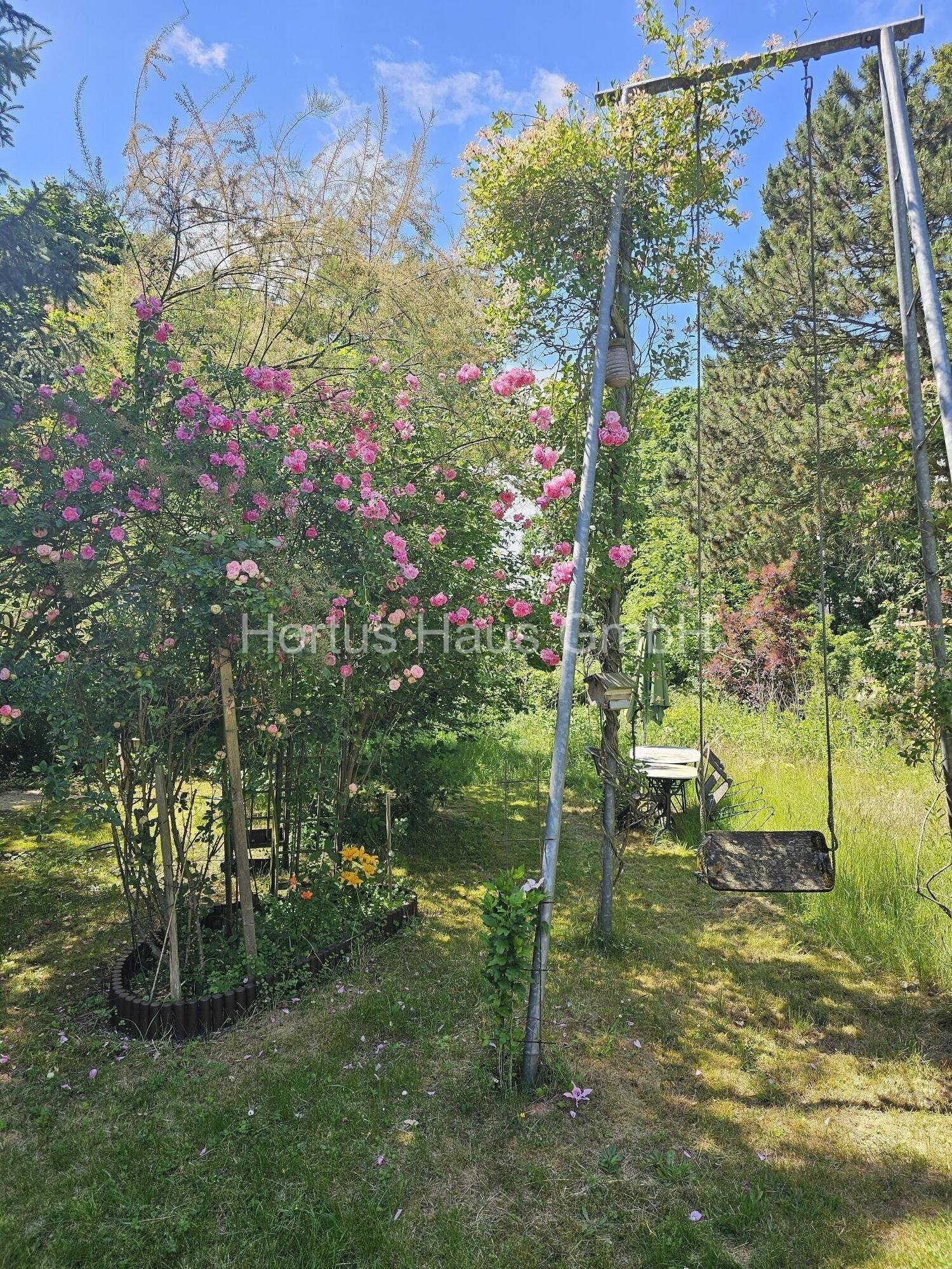 Zweifamilienhaus in Bestlage von Hohen Neuendorf – Großzügiges Grundstück, vielseitig nutzbar Zweifamilienhaus in Bestlage von Hohen Neuendorf – Großzügiges Grundstück, vielseitig nutzbar